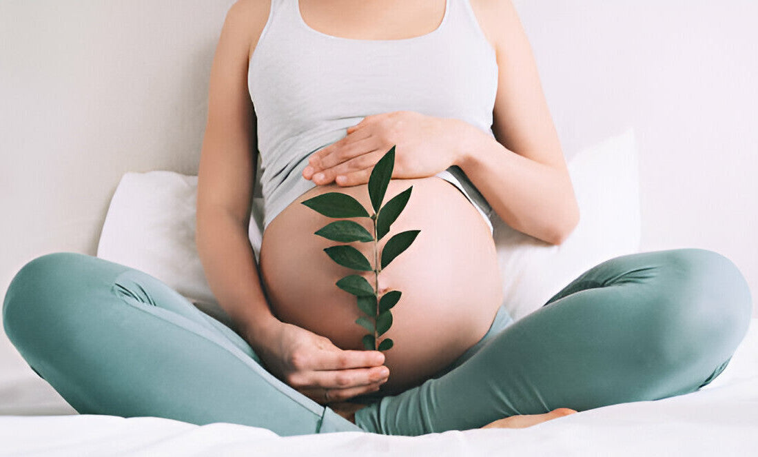 Femme enceinte : faut-il faire une croix sur le lissage de vos cheveux ?