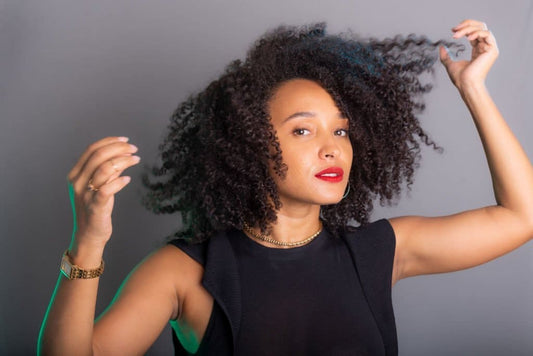 lissage brésilien cheveux crépus afro frisé